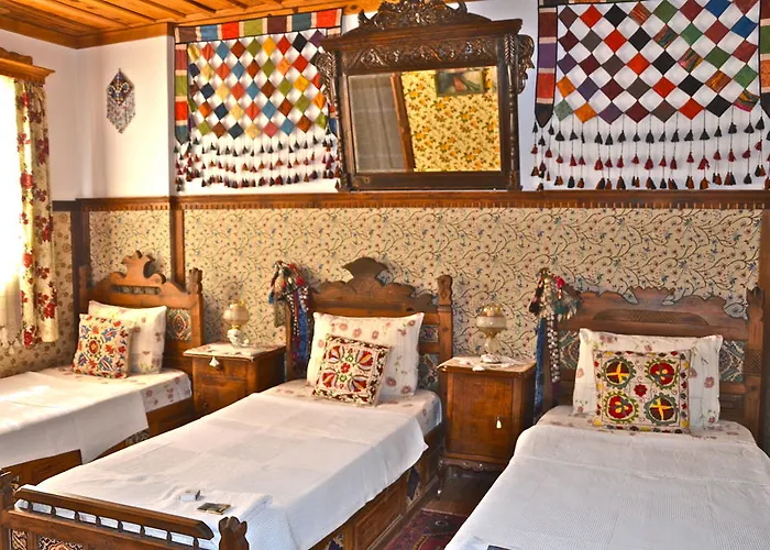 Pensionat Homeros & *