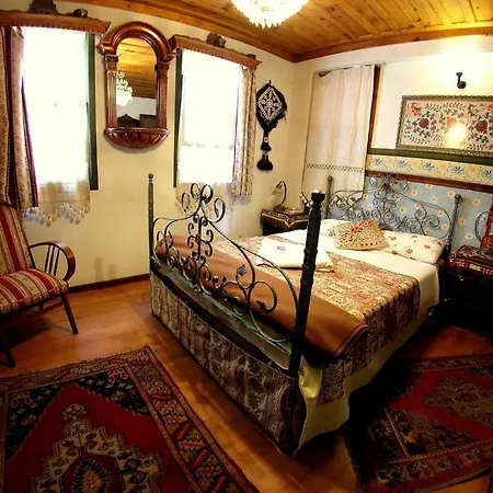 霍梅罗斯膳食公寓及宾馆 *