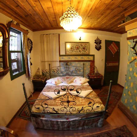 霍梅罗斯膳食公寓及宾馆 *