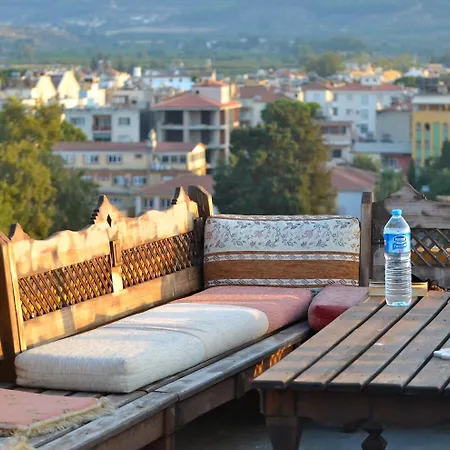 霍梅罗斯膳食公寓及宾馆 *