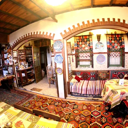 Homeros & Guest house *