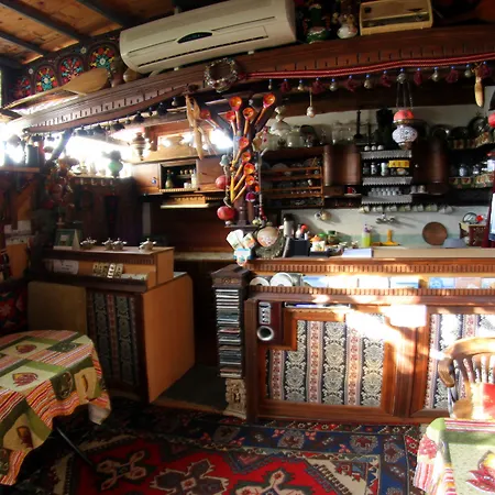 Homeros & Guest house