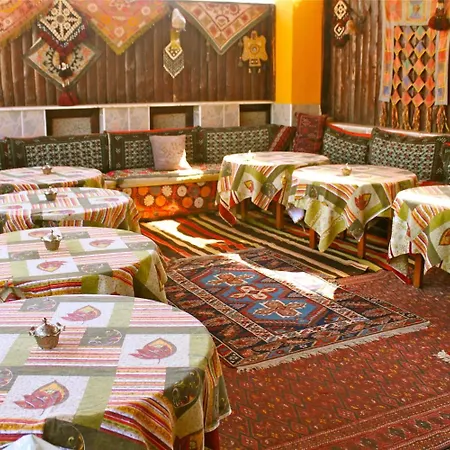 Homeros & Guest house